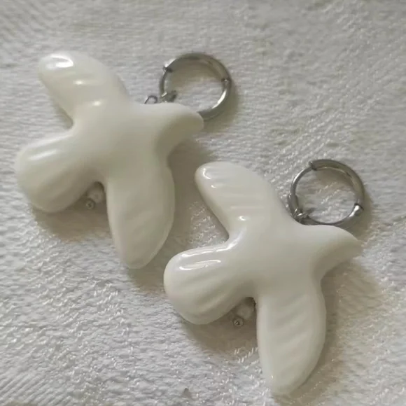 Round Ear Hoop White Peace Dove Earrings Jewelry - Picture 7 of 13